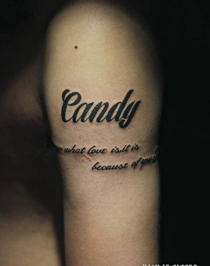 英文字母纹身图片_臀部腿部纹身图案