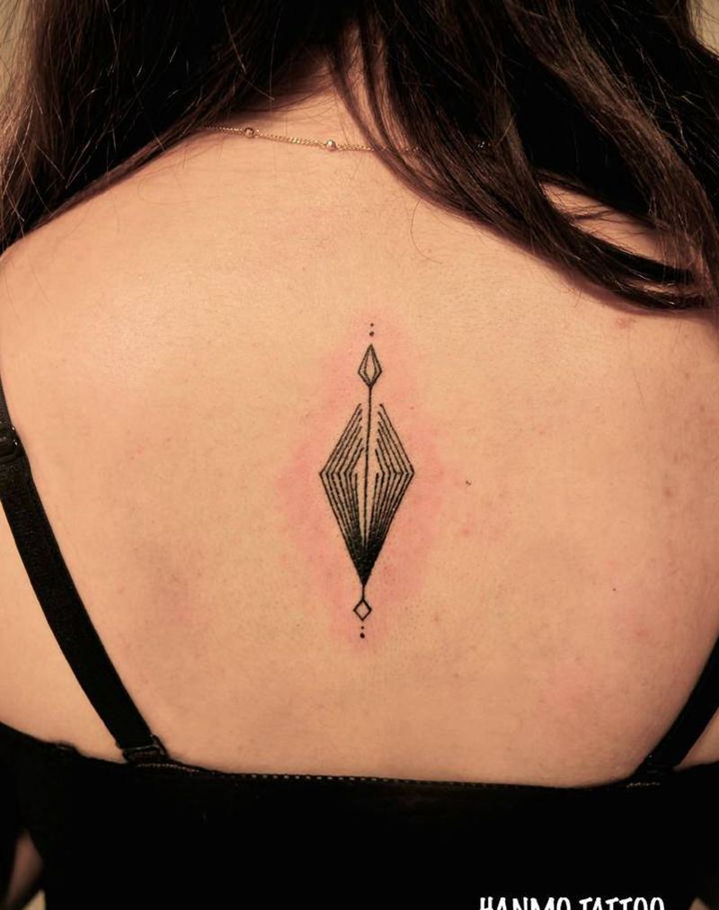 几何小图纹身图片_背部纹身图案
