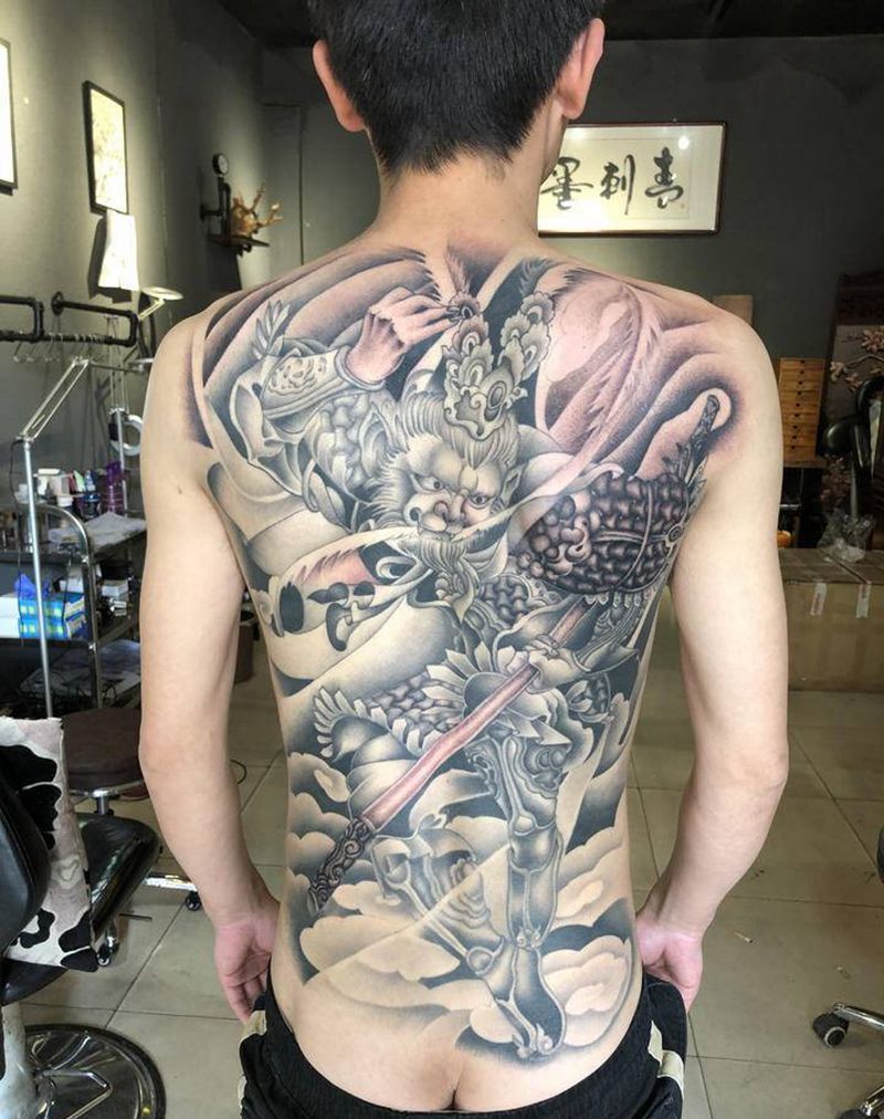 满背猴子纹身图片_背部新传统纹身图案