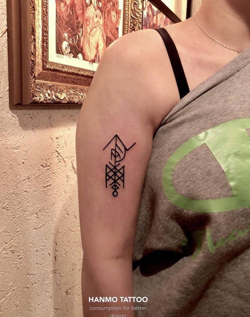 根据客人提供资料设计纹身图片_手臂纹身图案