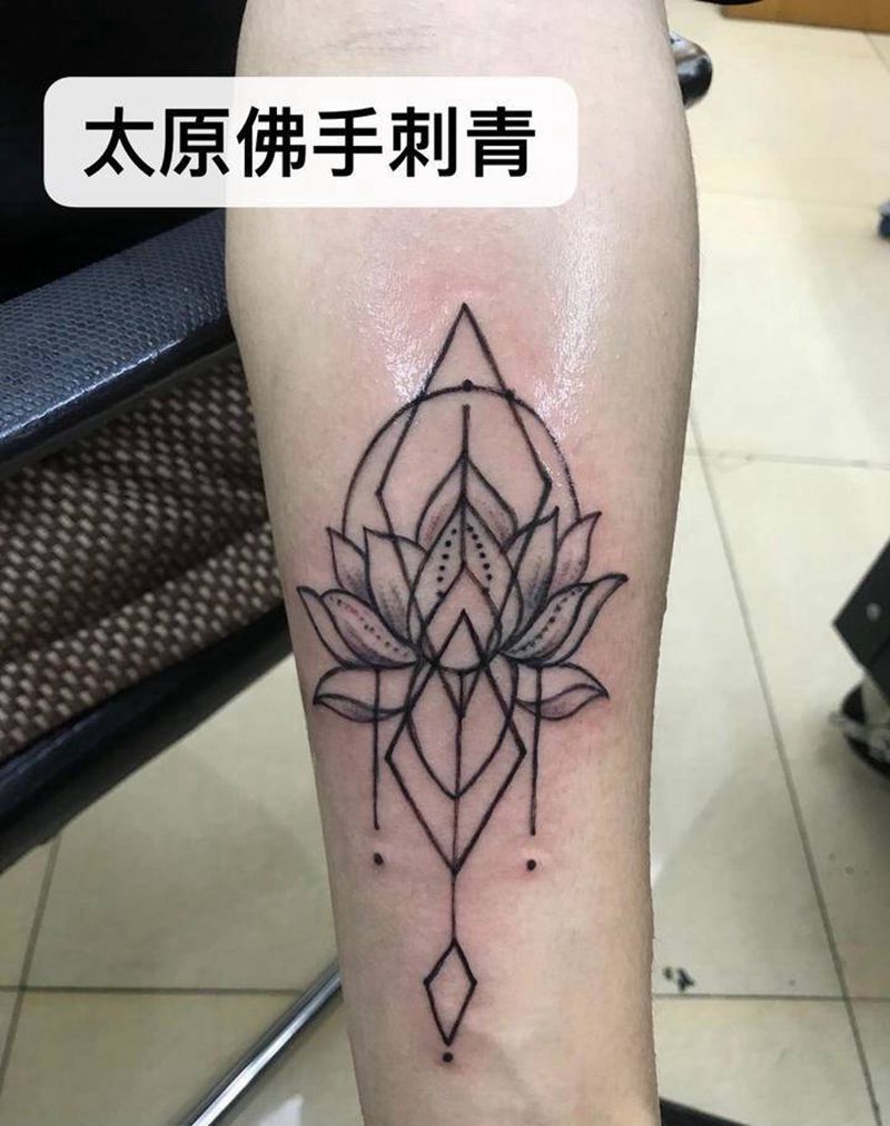 小清新纹身图片_手臂几何纹身图案