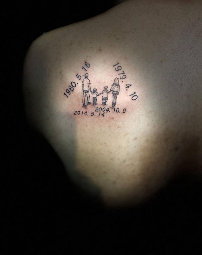 一家四口纹身图片_肩部点刺纹身图案