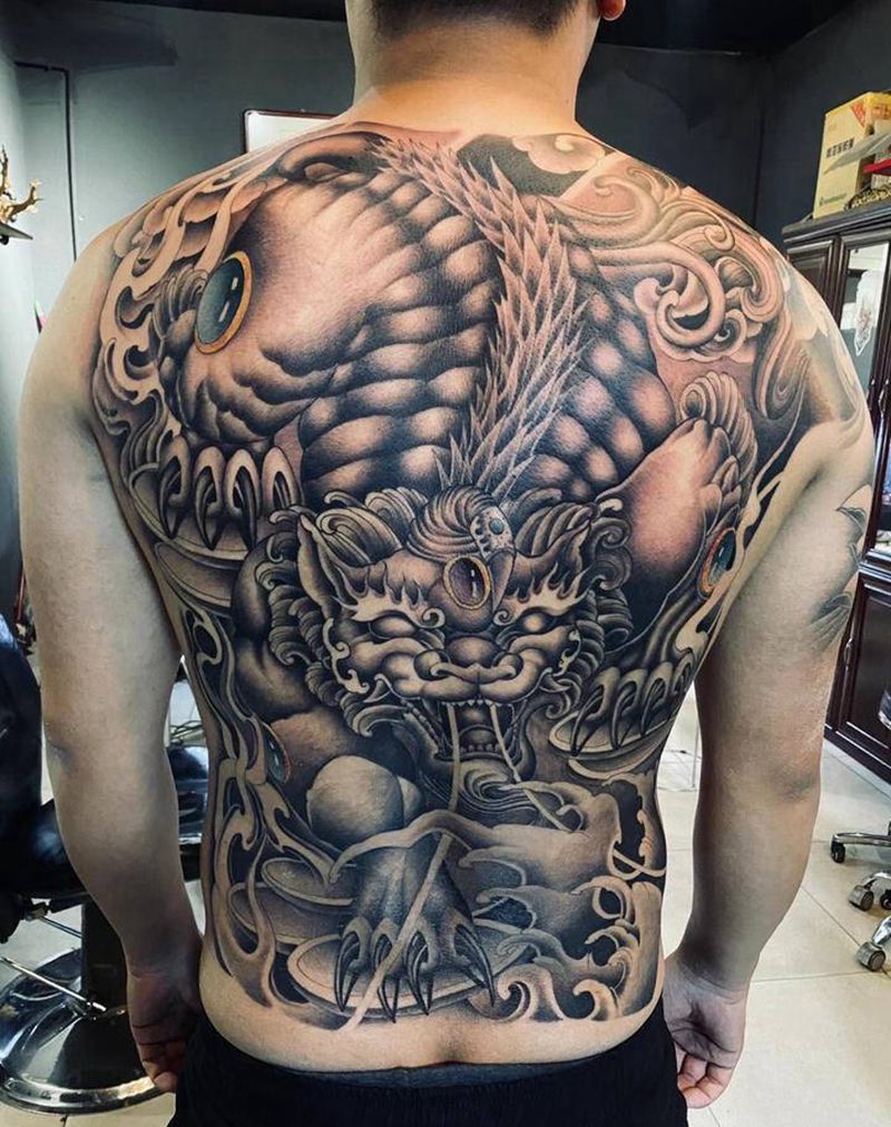 满背貔貅纹身图片_背部新传统纹身图案