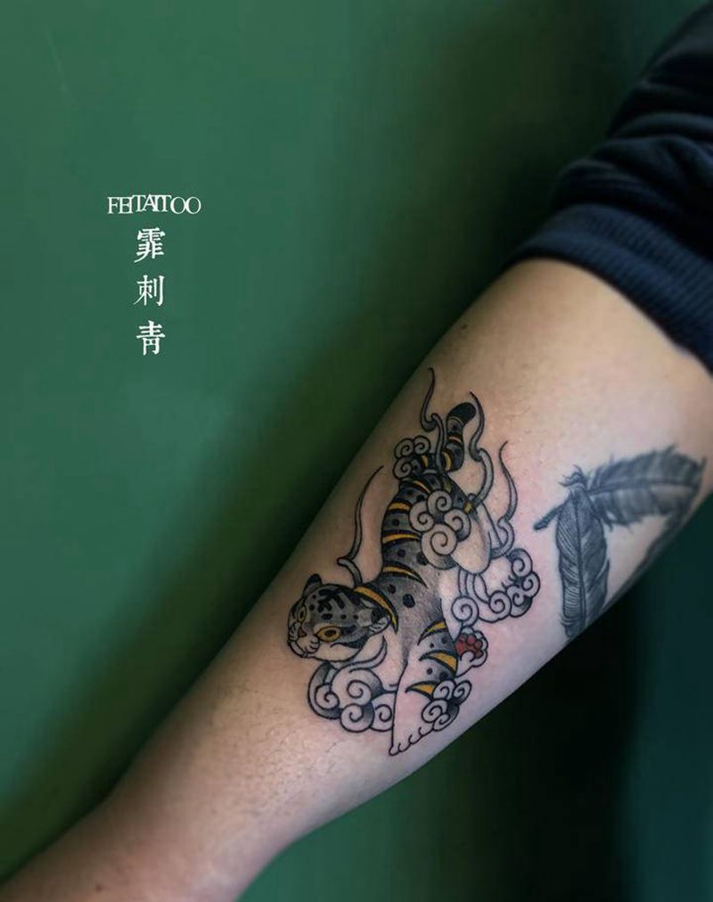小老虎纹身图片_手臂New School纹身图案