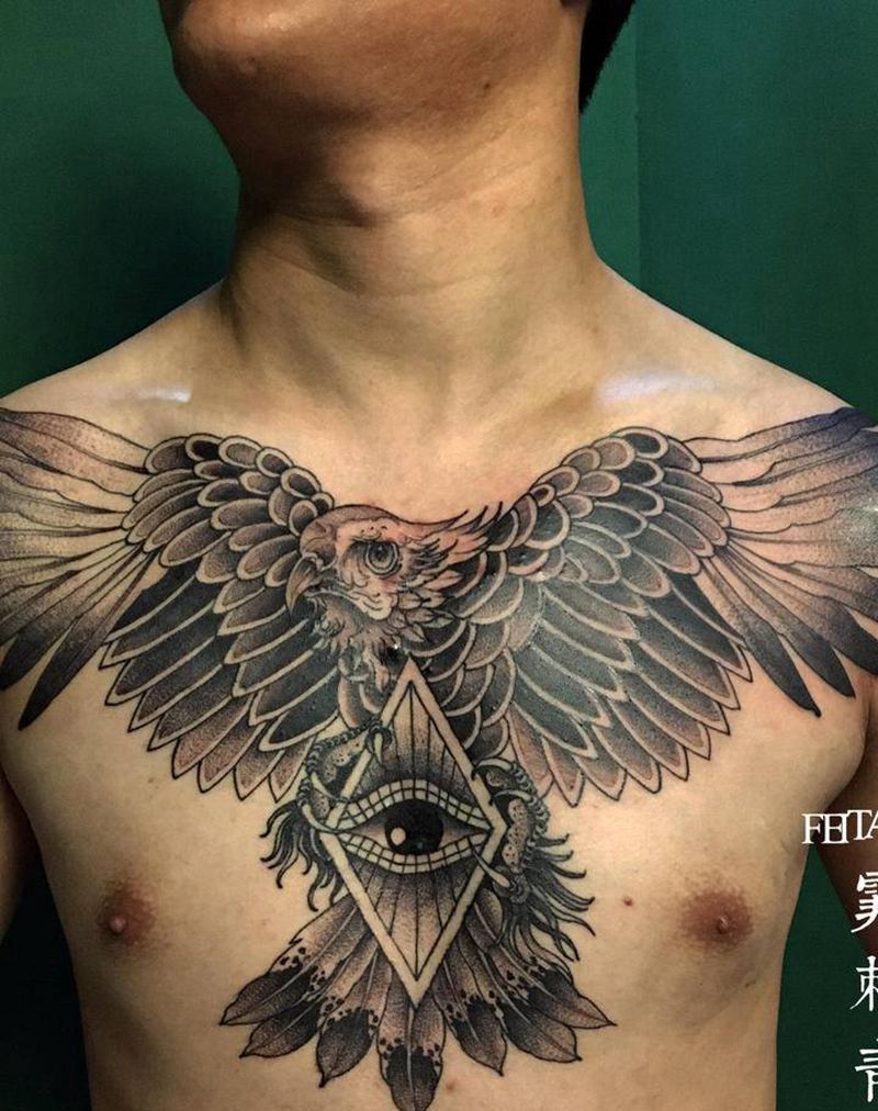 老鹰纹身图片_胸部点刺纹身图案