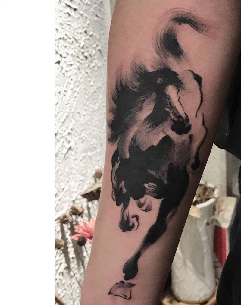 马纹身图片_手臂水墨纹身图案