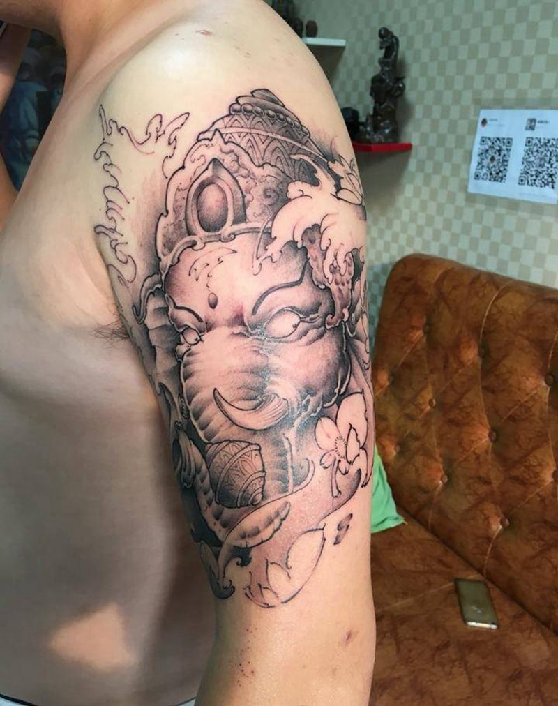 大臂象神纹身图片