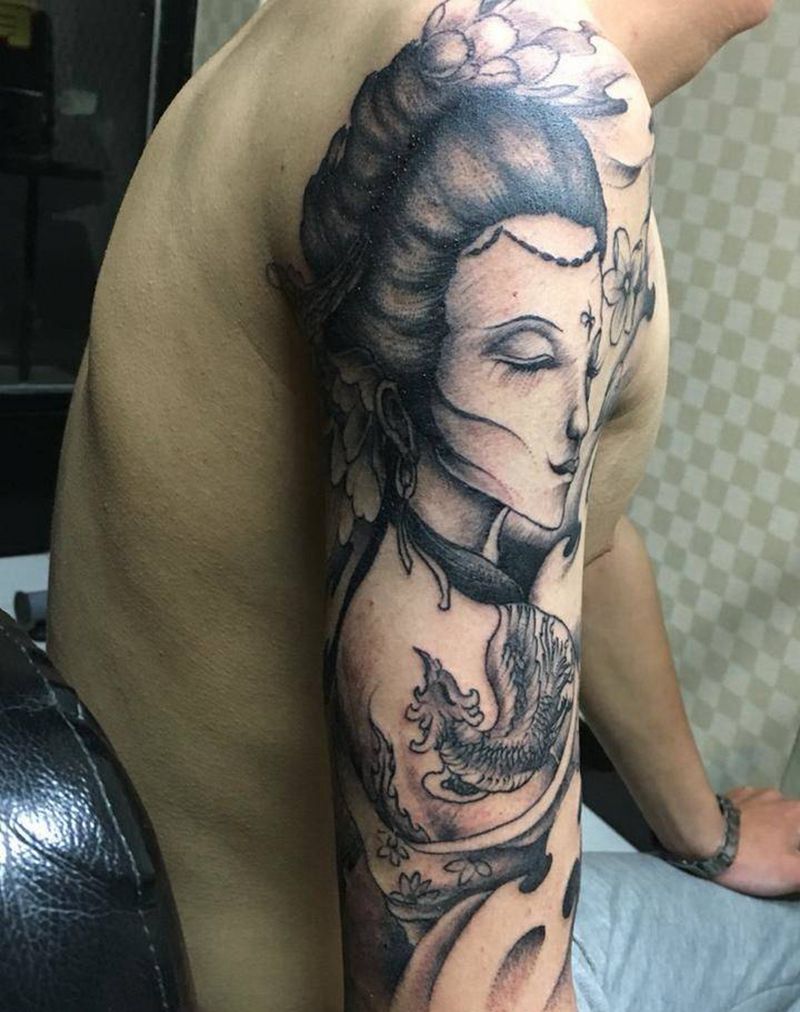 大臂女女纹身图片