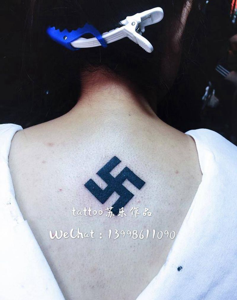 昨日作品纹身图片_成品背部传统习俗几何字符宗教纹身图案