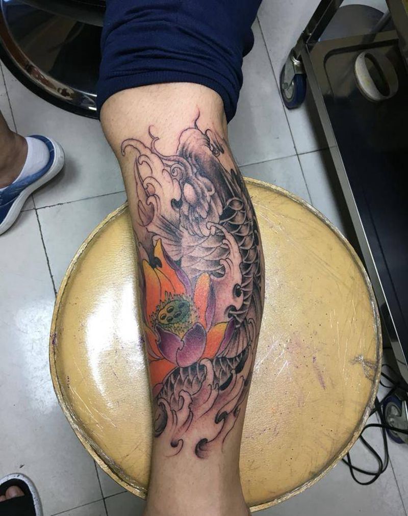 小腿的鲤鱼纹身图片