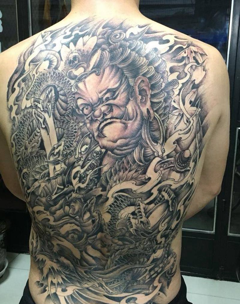 满背不动纹身图片