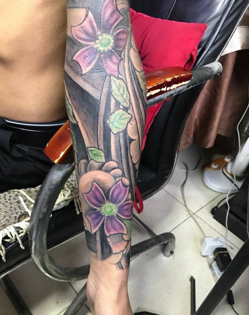 传统风格，未完工纹身图片