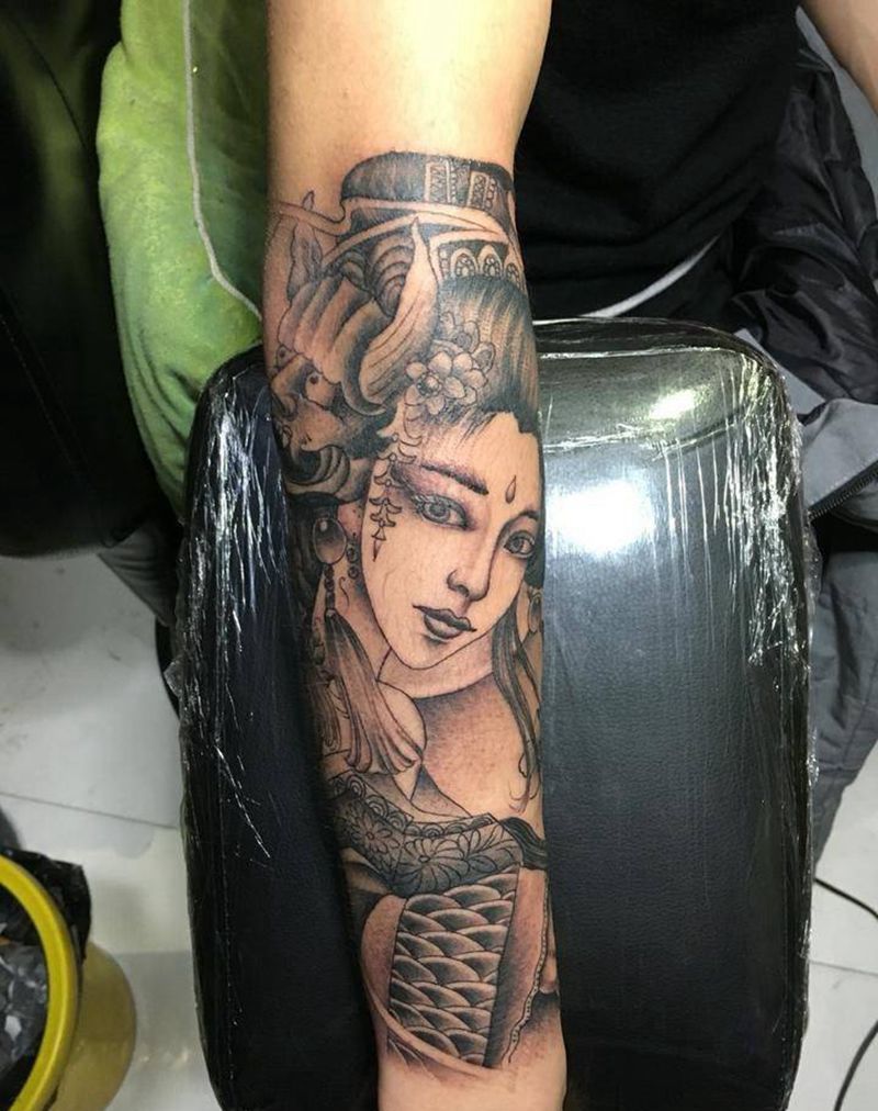 小臂艺妓纹身图片