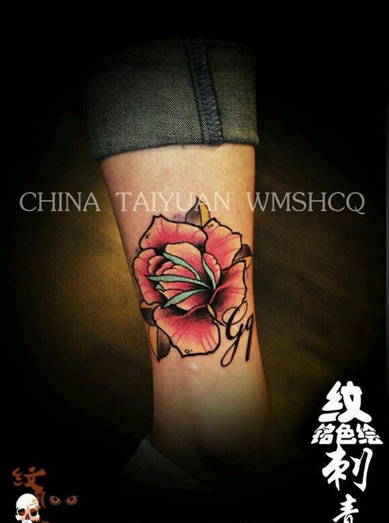 School花一朵纹身图片_欧美清新纹身图案