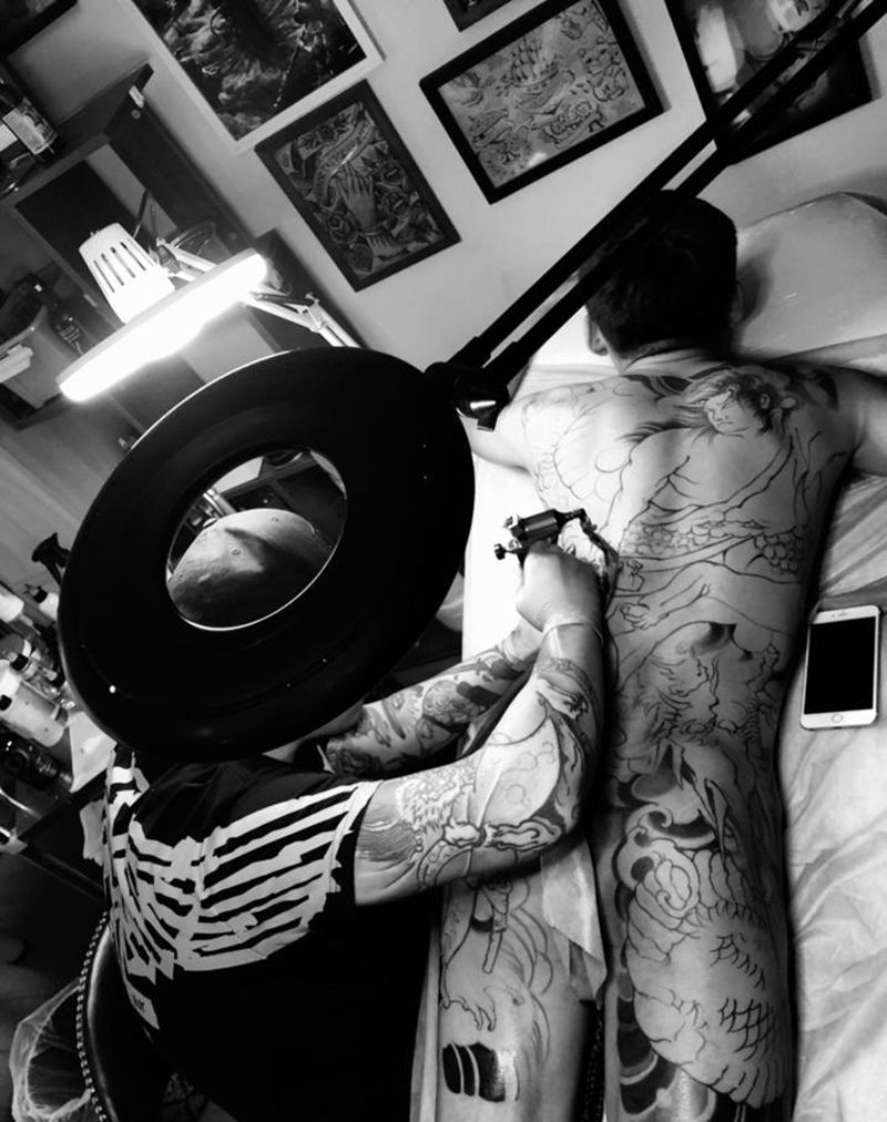 未纹身图片_背部老传统纹身图案