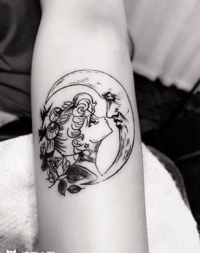 美少女战士纹身图片_臀部纹身图案