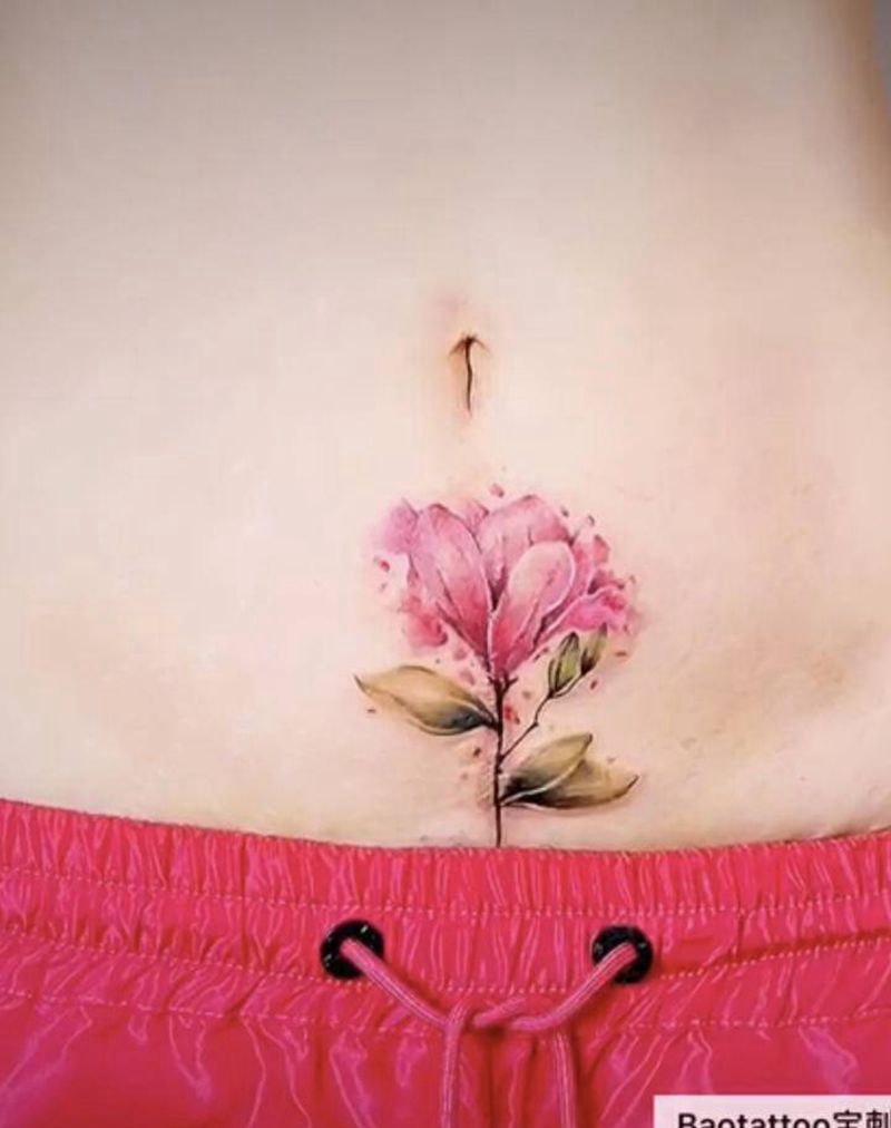 花纹身图片_胸部腿部水墨水彩纹身图案