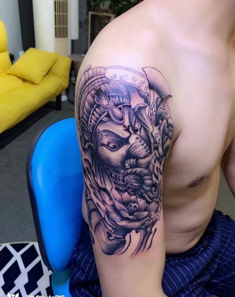 象神纹身图片_臀部纹身图案