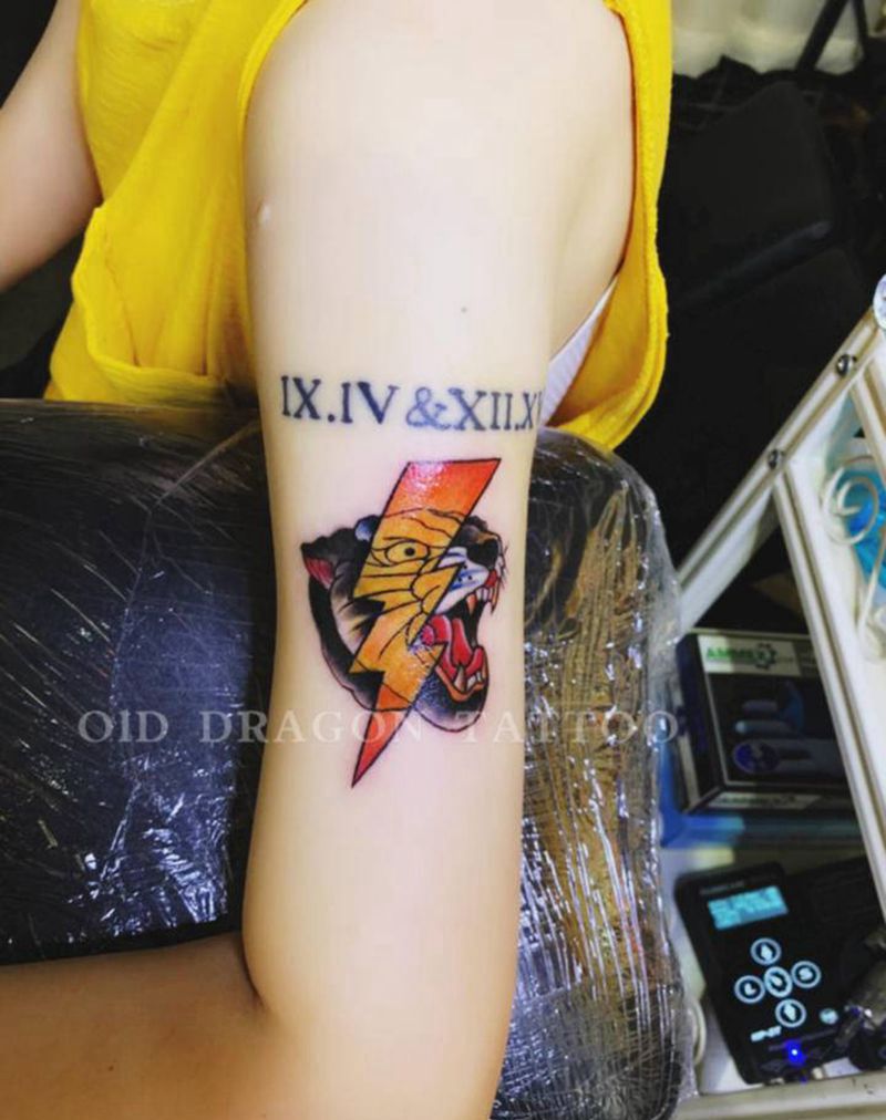 school纹身图片_臀部纹身图案