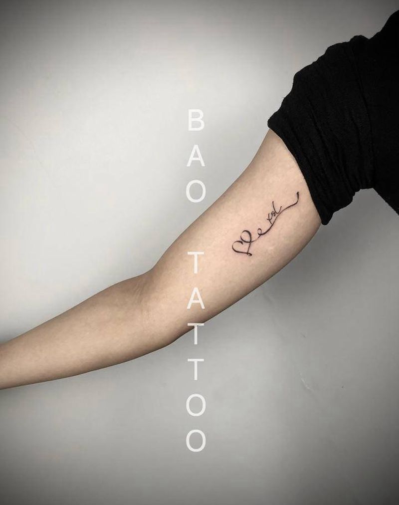 心的作品纹身图片_肩部手臂花体字纹身图案