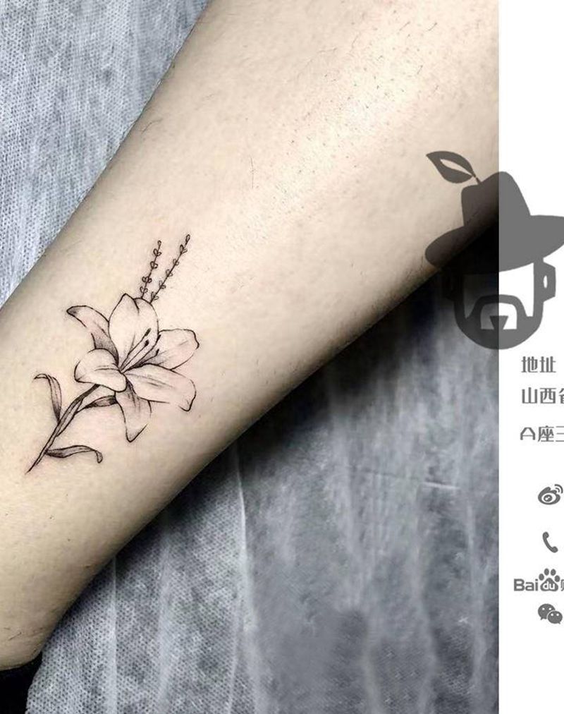 百合花纹身图片_腿部清新花百合花纹身图案