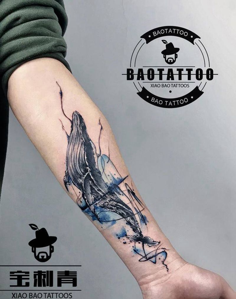 中国风水墨鲸鱼纹身图片_手臂水墨鲸鱼纹身图案