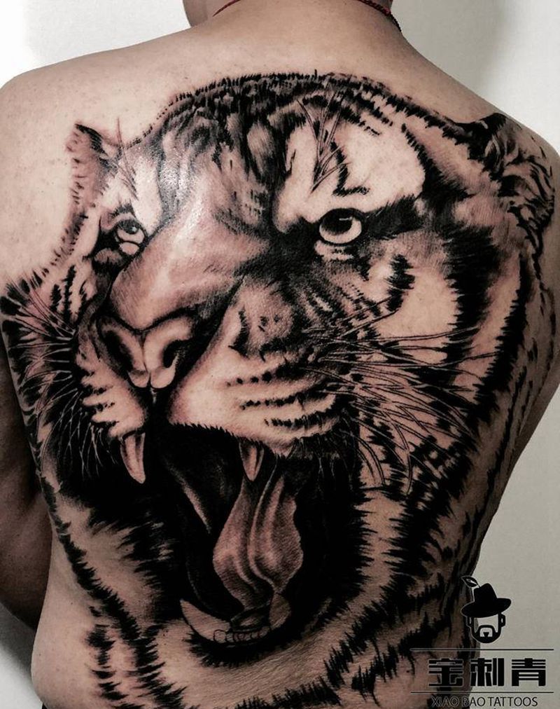 满背写实老虎纹身图片_背部欧美写实老虎纹身图案