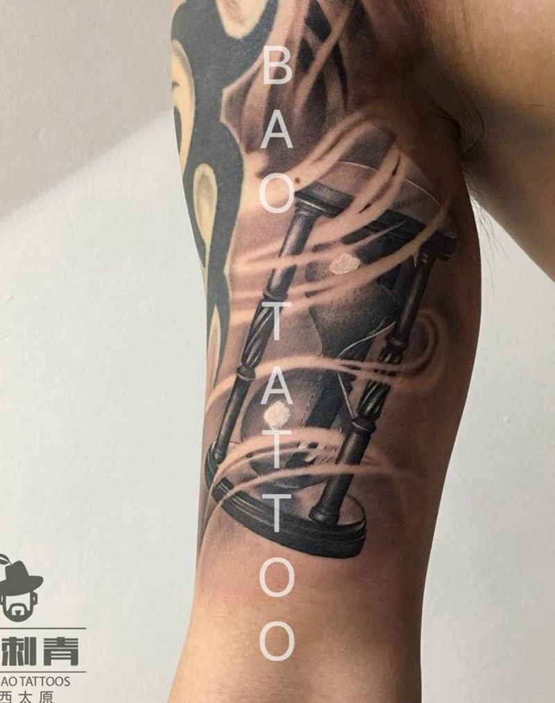 沙漏⏳纹身图片_手臂欧美写实手臂沙漏纹身图案