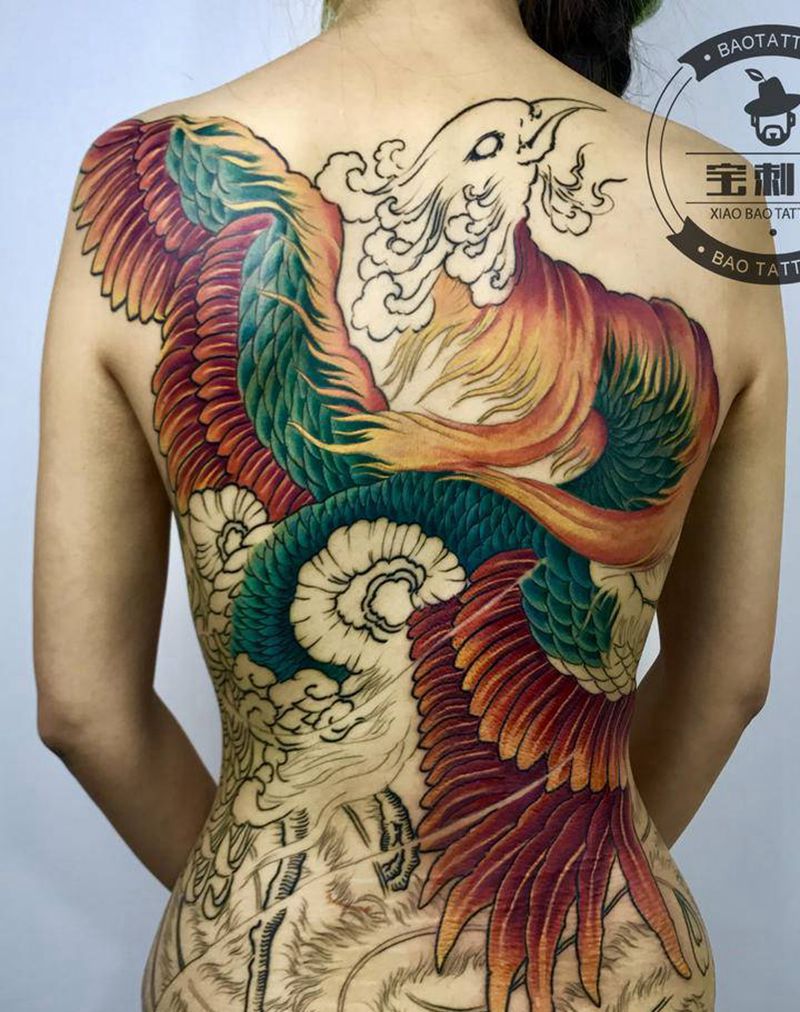 凤凰纹身图片_背部新传统凤凰纹身图案