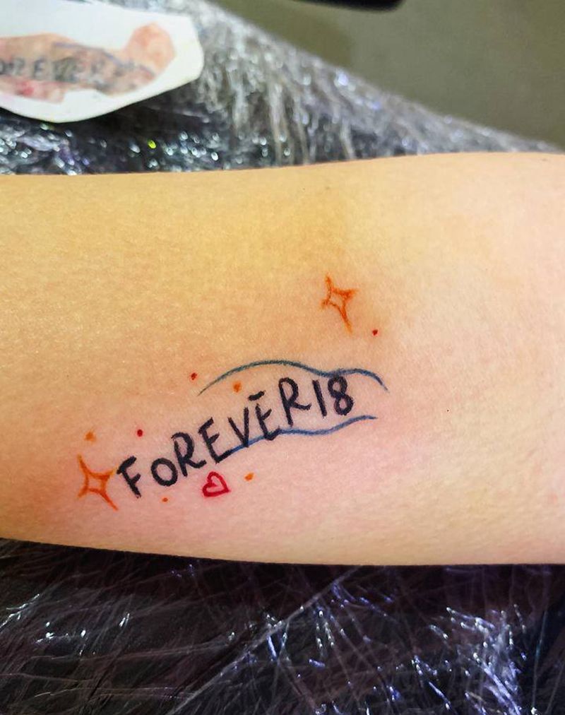 字母纹身图片_臀部纹身图案