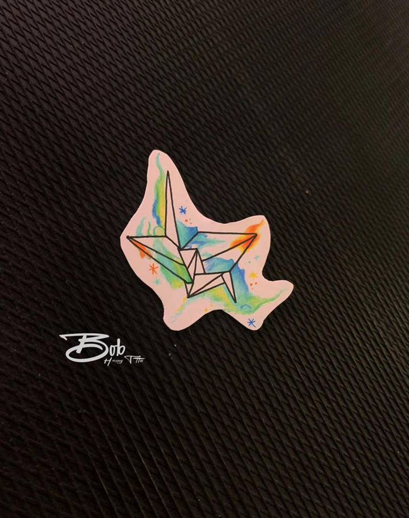 千纸鹤纹身图片_手臂腿部水彩几何纹身图案