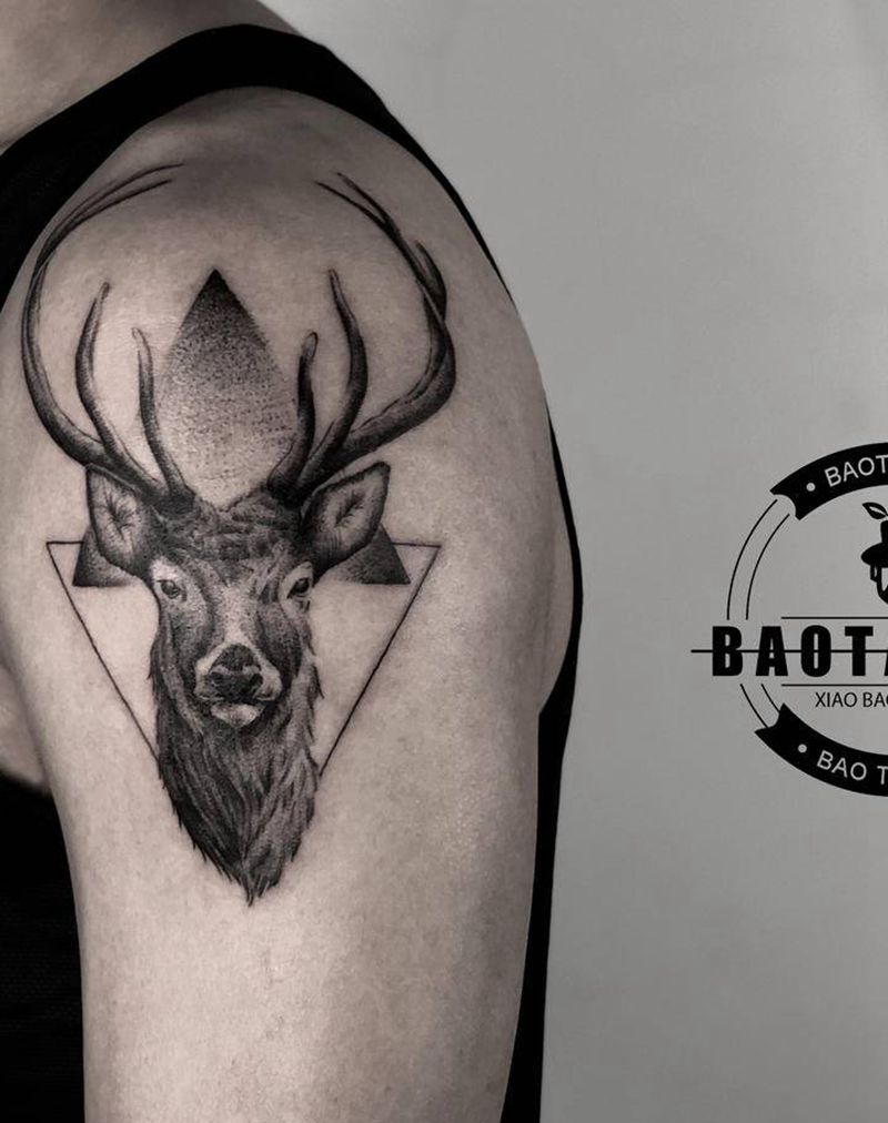 麋鹿头纹身图片_肩部点刺鹿纹身图案
