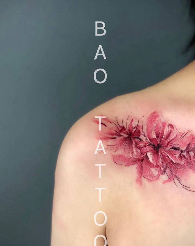 彼岸花纹身图片_胸部水彩纹身图案