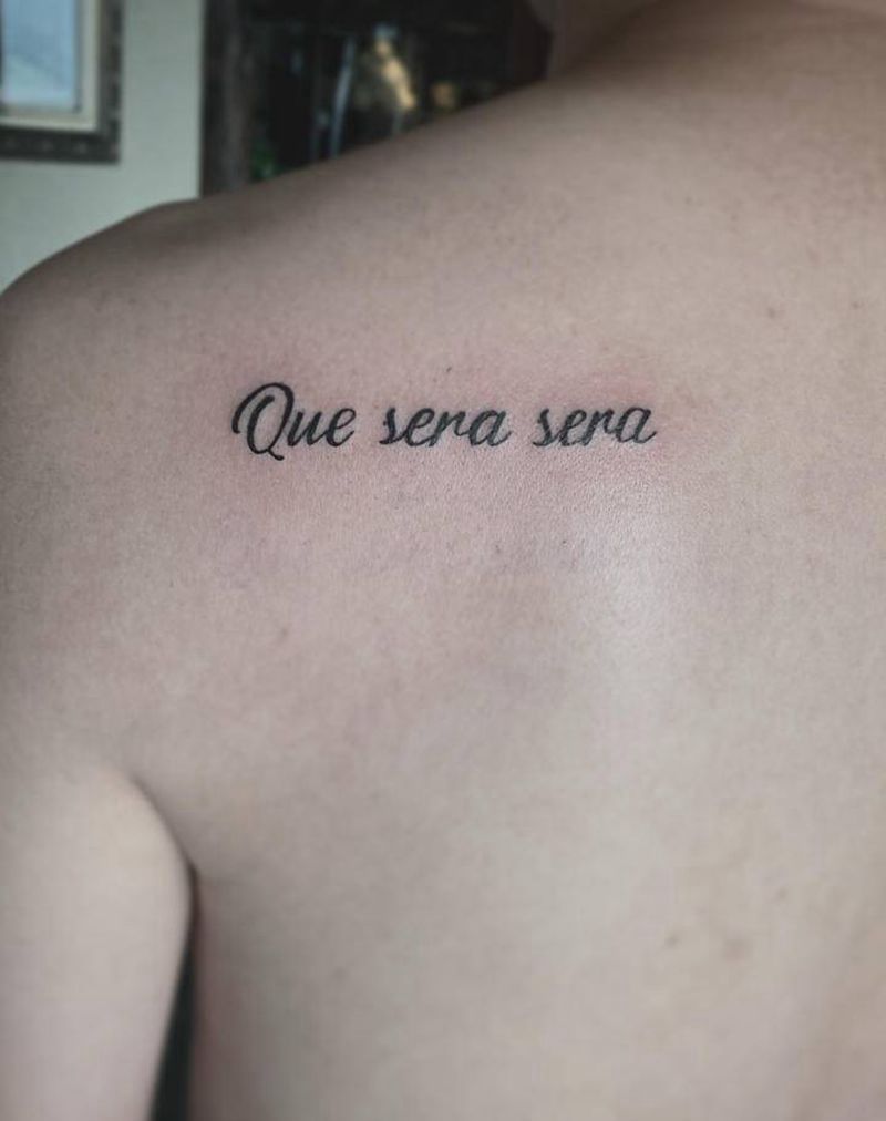 小字母纹身图片_肩部小清新纹身图案