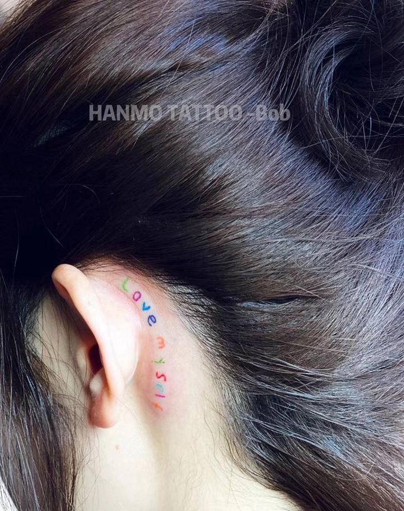 字母纹身图片_颈部花体字纹身图案