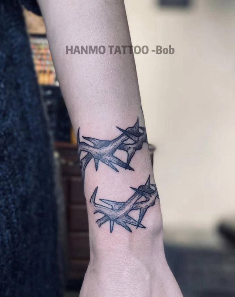 荆棘纹身图片_手臂New School纹身图案