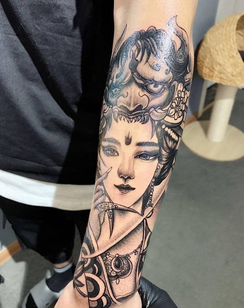 艺妓纹身图片_臀部纹身图案