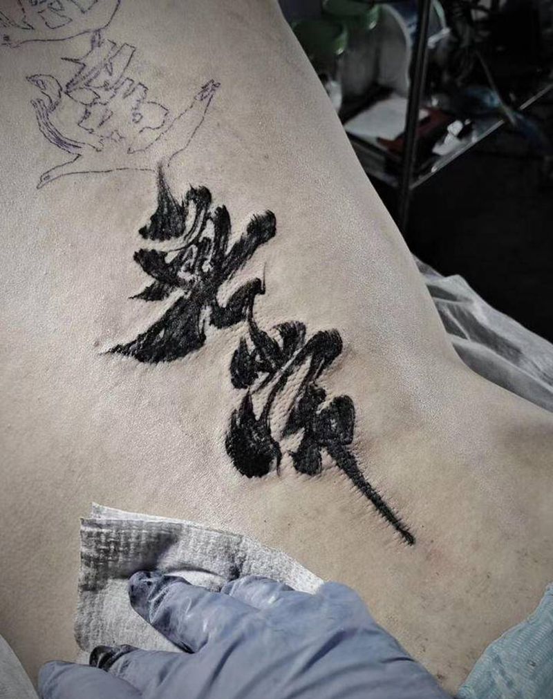 水墨纹身图片_背部水墨纹身图案