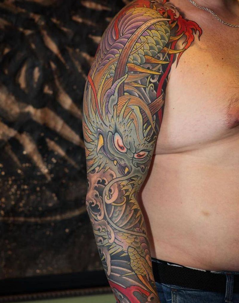 龙纹身图片_手臂新传统老传统纹身图案