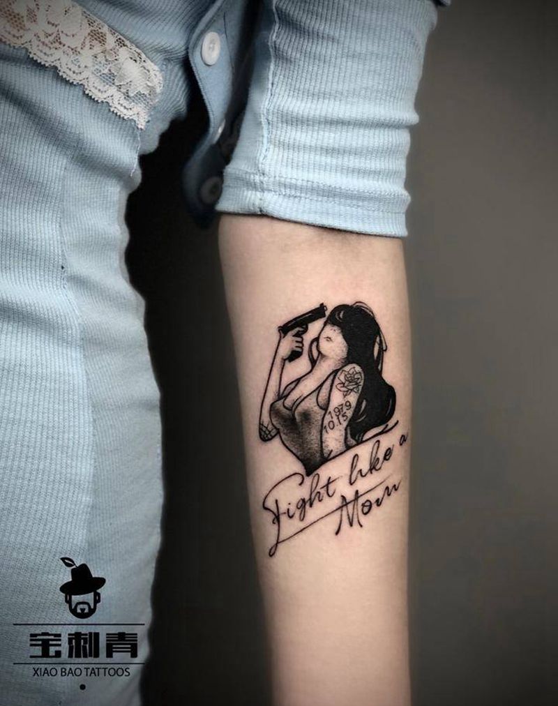 像妈妈一样战斗纹身图片_手臂花体字纹身图案