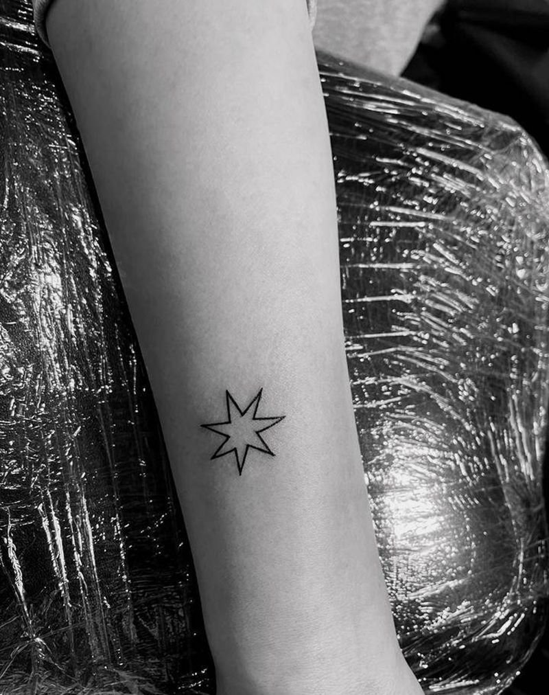 七芒星纹身图片_手臂纹身图案