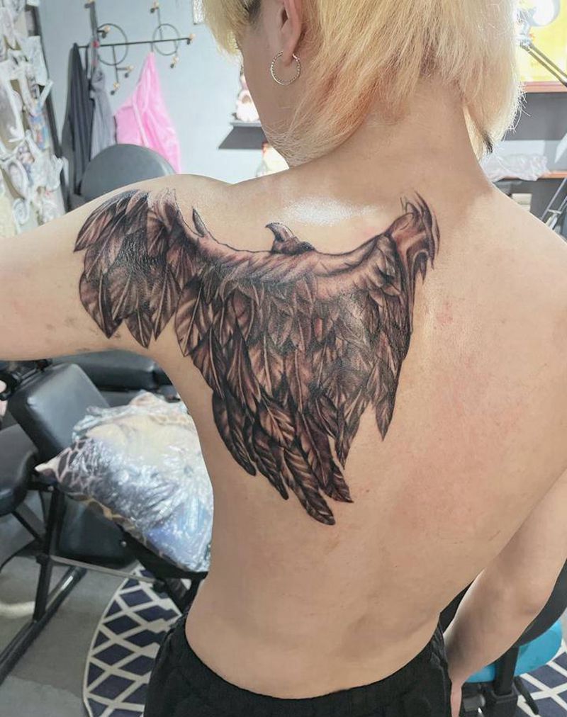 羽毛未完成zhi纹身图片_背部纹身图案