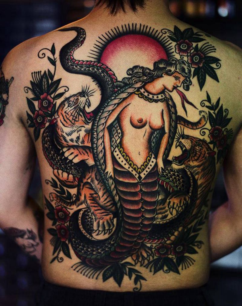 满背oldschool纹身图片_背部Old School纹身图案