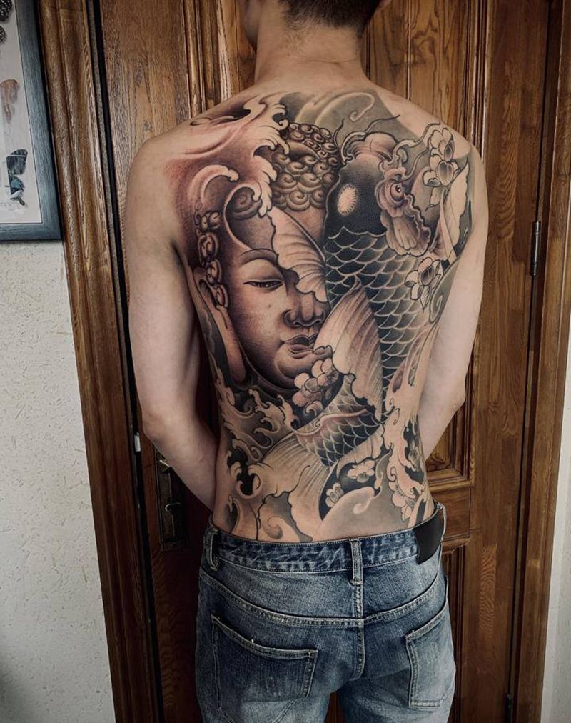 扎了两年的背纹身图片_背部新传统纹身图案