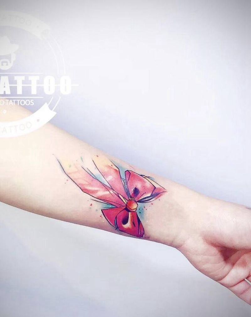 蝴蝶结纹身纹身图片_手臂New School水墨纹身图案