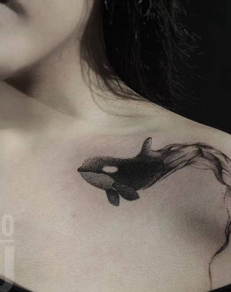 纹身遮盖鲸鱼纹身图片_肩部点刺鲸鱼遮盖烟雾纹身图案