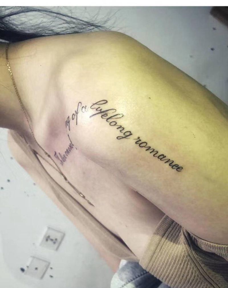 英文字母纹身图片_颈部纹身图案