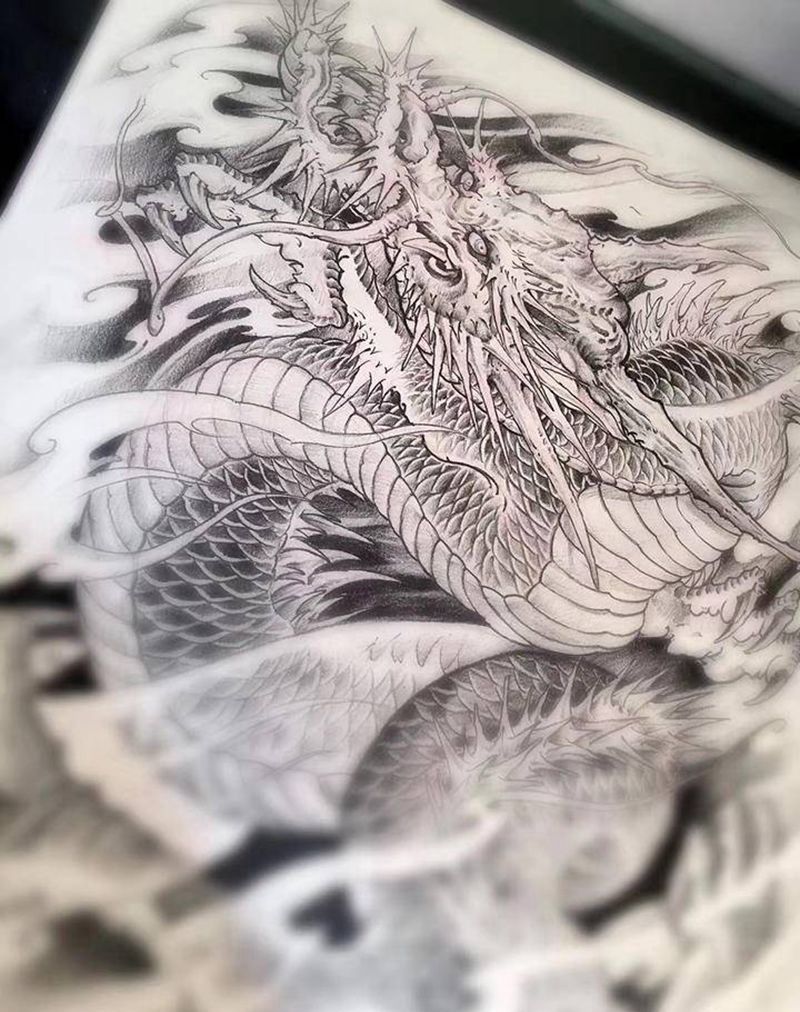 龙纹身图片_背部新传统纹身图案