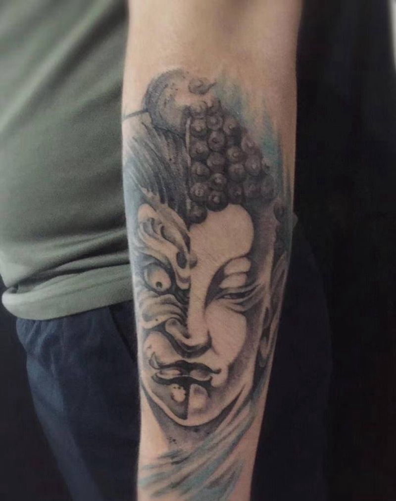 一念之间纹身图片_手臂新传统纹身图案