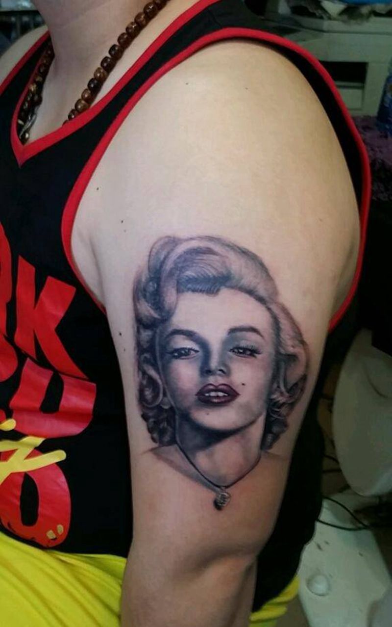 玛丽莲梦露纹身图片_肩部胸部手臂欧美人物原创成品纹身图案